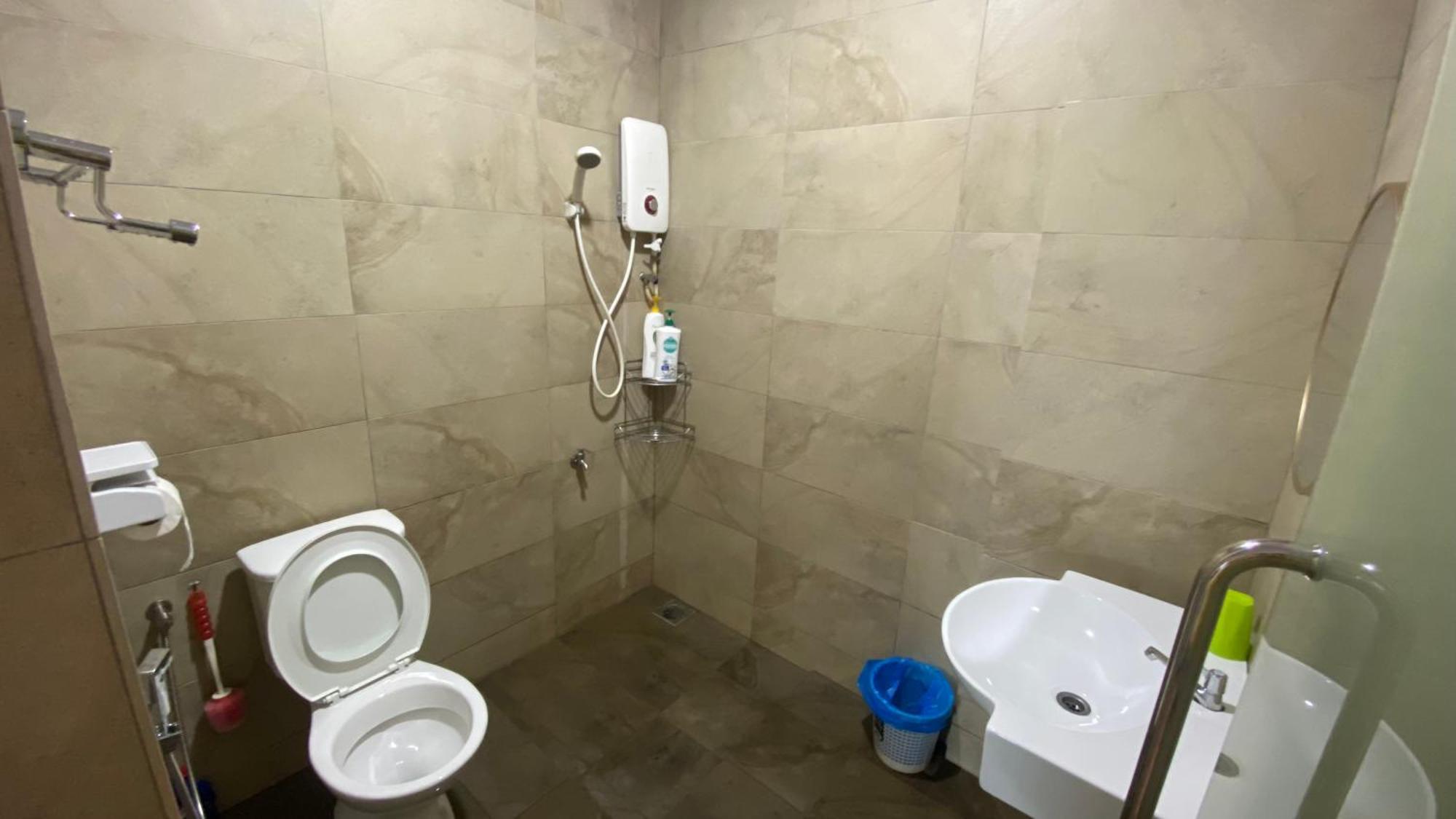 Roxy Apartment Kuching Exterior photo