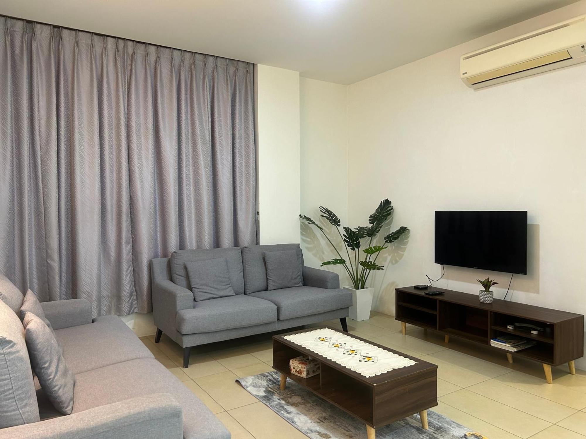 Roxy Apartment Kuching Exterior photo