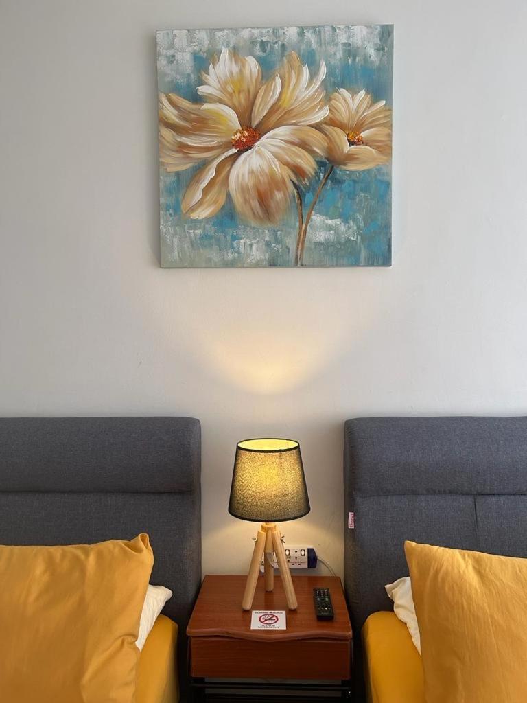 Roxy Apartment Kuching Exterior photo