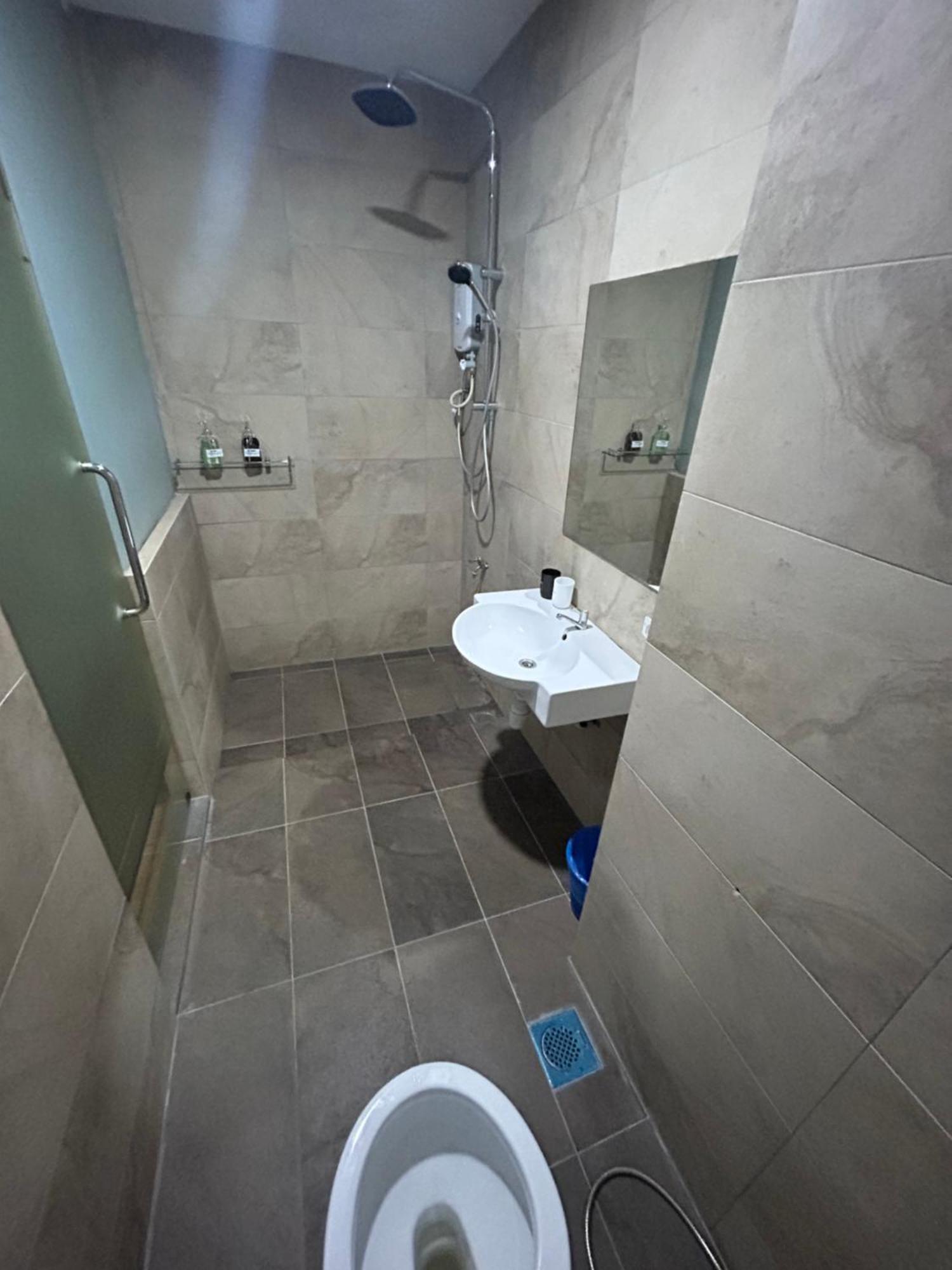 Roxy Apartment Kuching Room photo